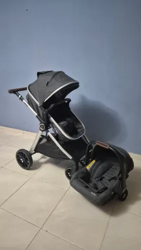 Carrinho de bebê Infanti 3 em 1, Moisés, passeio e bebê conforto.