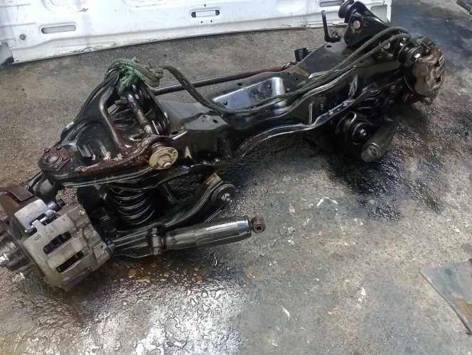 Suspensão com freio a disco da caminhonete D20 moderna ano 92