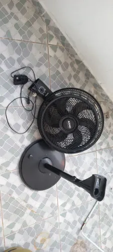 Vendo ventilador coluna para retirada de peças. 