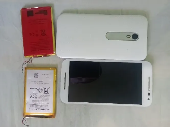 Celular Moto G3 turbo com defeito