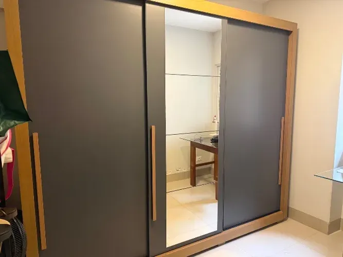 Vendo guarda-roupa grande 2,70x2,30