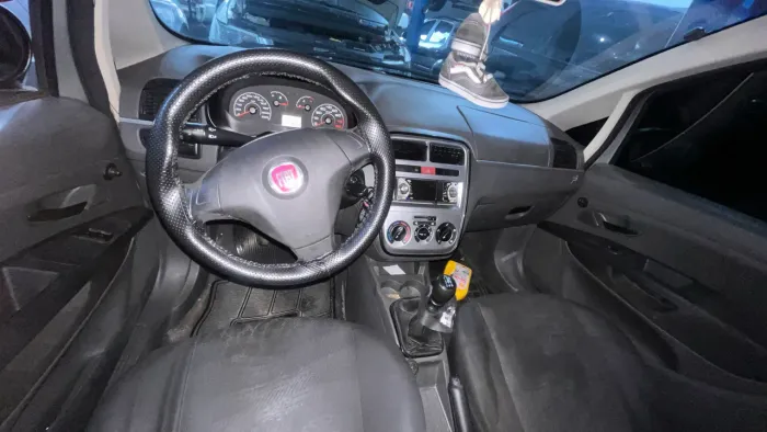 Fiat Punto Attractive 1.4 Fire Flex 8V 5P 2011