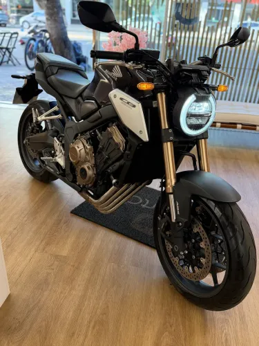 Honda CB650R  "Neo Sports Café extremamente nova 