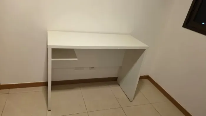 Escrivaninha em MDF
