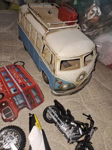 Carros, motos e avião