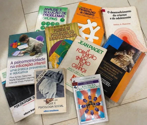 Kit com 10 livros Psicologia, educação