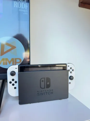 Nintendo switch ( impecável).