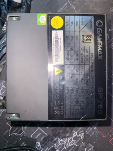 Fonte GameMax GP750 750W - Leia a Descrição