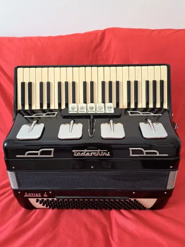ACORDEON SANFONA TODESCHINI 120 BXS ARTIST 4 SELO VERDE ANO 1964