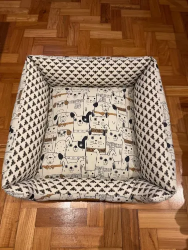 Cama Pet Kuppet Nova com Estampa de Cachorros e Gatos