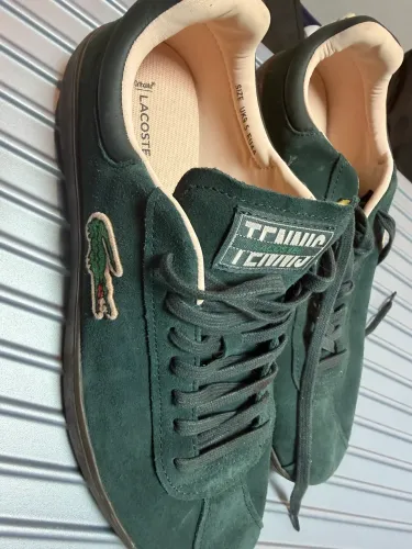 Tênis Lacoste número 41,5