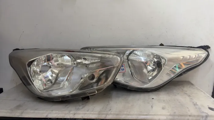 Par de farol Ford Ka cromado 2014/2018 original 