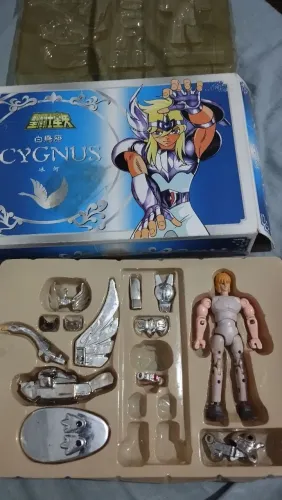Boneco cavaleiros do zodiaco hyoga para o grupo de coleção do facebook
