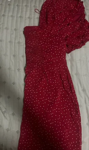 Vestido vermelho com Bolinhas
