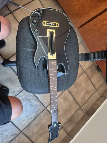 Guitarra guitarra hero Live ps4 ( sem dongle )