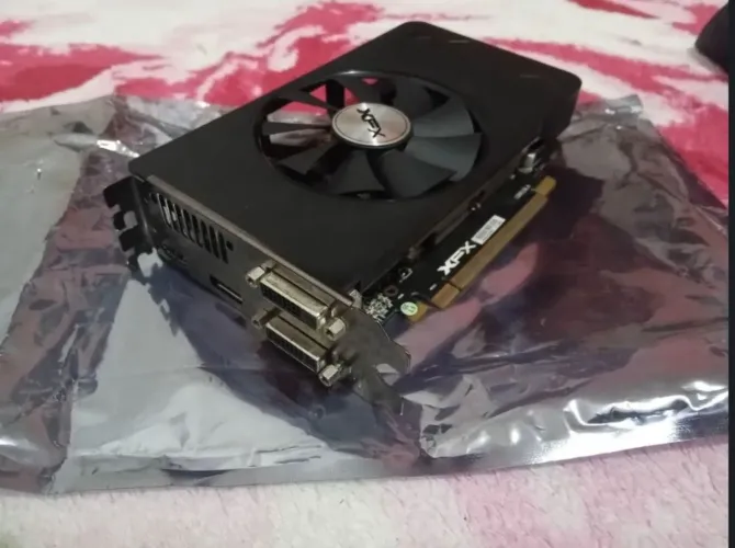 R7 360 2GB Modelo XFX