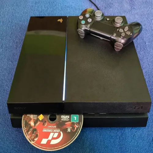 PS4 500GB + Controle + Gran Turismo Sport