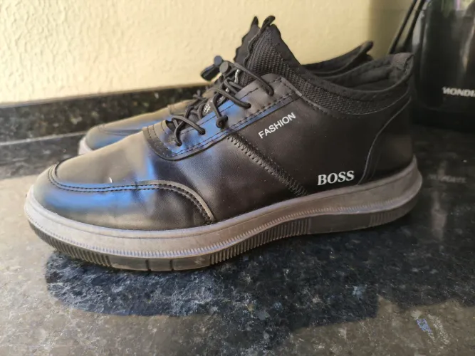 Tênis hugo boss pouco usado