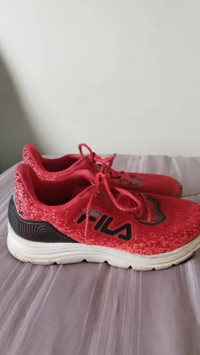 Tênis Fila infantil original. Pouco tempo de uso.