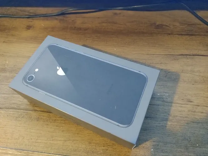 Iphone 8 com caixinha original