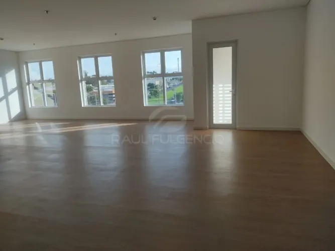 Sala Comercial para Locação com 3 Vagas de Garagens, copa e banheiro, no Bairro Bela Suiça