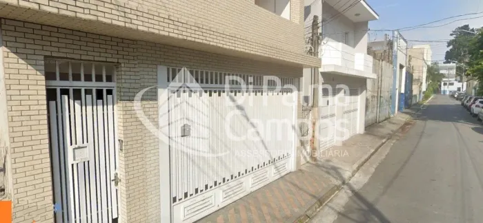 Casa de 370 m² com acabamento esmerado e a 1 km do Metrô Tamanduateí