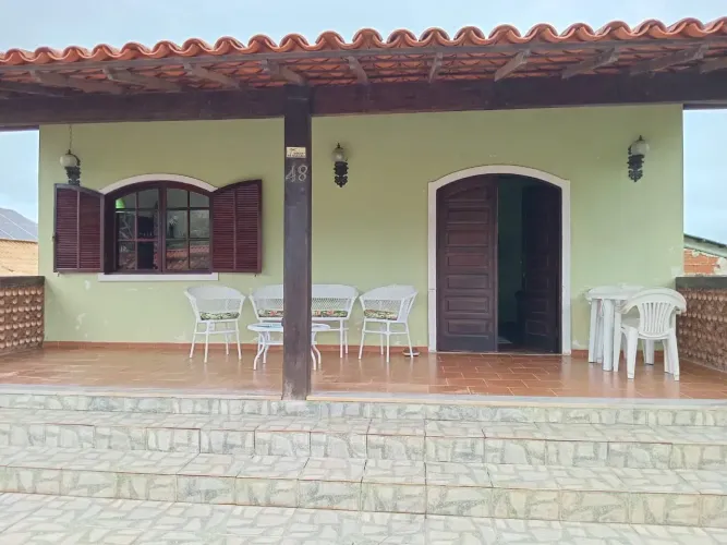 Casa para venda tem 320 metros quadrados com 3 quartos em Bananeiras - Araruama - RJ