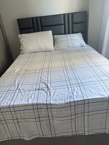 Cama box semi nova