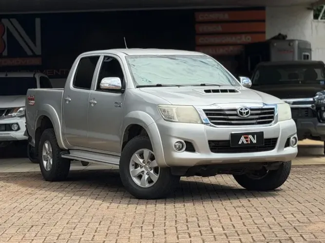 Toyota Hilux CD SRV D4-d 4X4 3.0 TDI Diesel AUT 2014