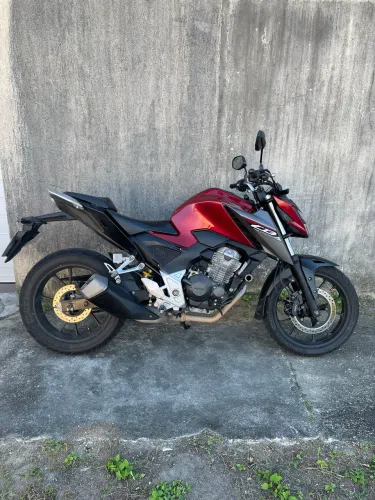 Vendo Honda cb300f Twister 2025