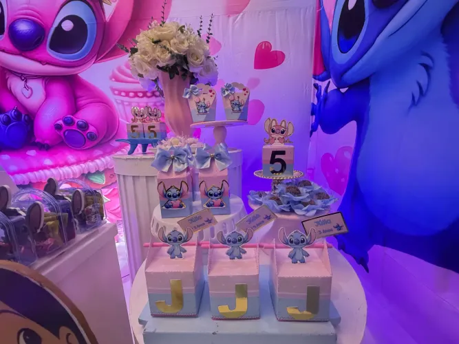 Faço lindos personalizados  e  decoração em balões 