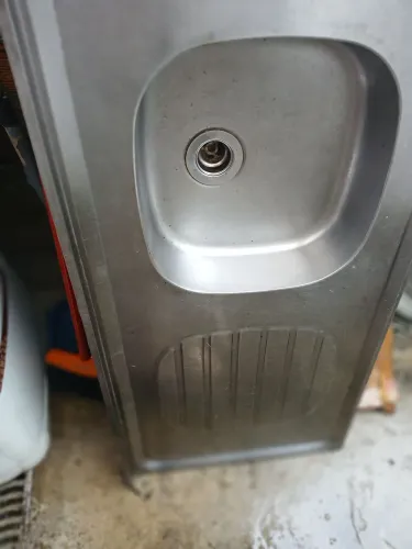 Vendo uma pia d cozinha d inox 1,50x53