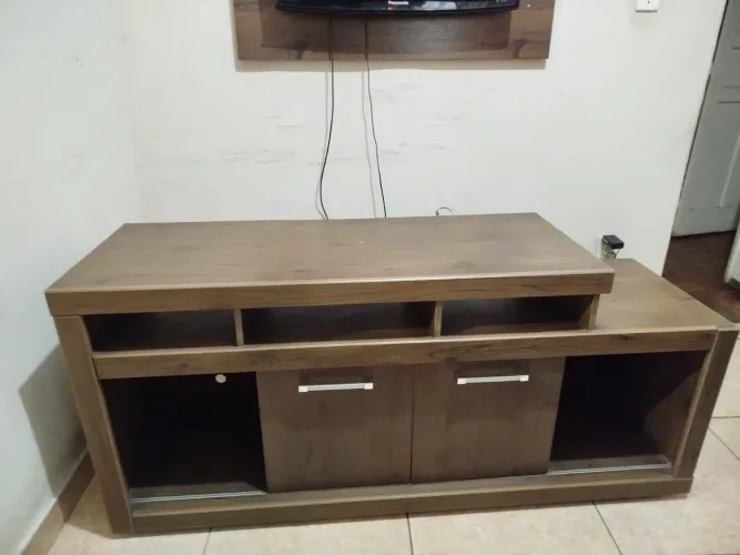 Rack / Painel para TV em MDF amadeirado - ótimo estado