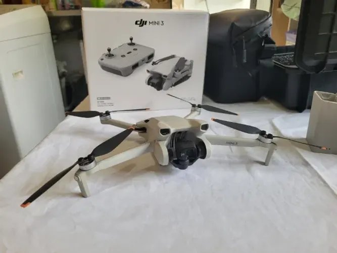 DJI mini 3 + Kit Fly More + Acessórios