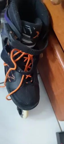 Patins semi novo