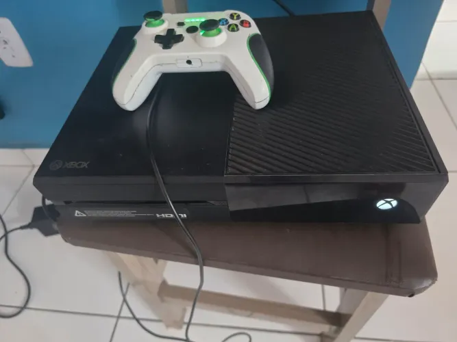 Xbox one funcionando perfeitamente 1 controle 1 jogo .mídia física