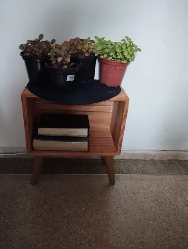mesa retro criado mudo.madeira.