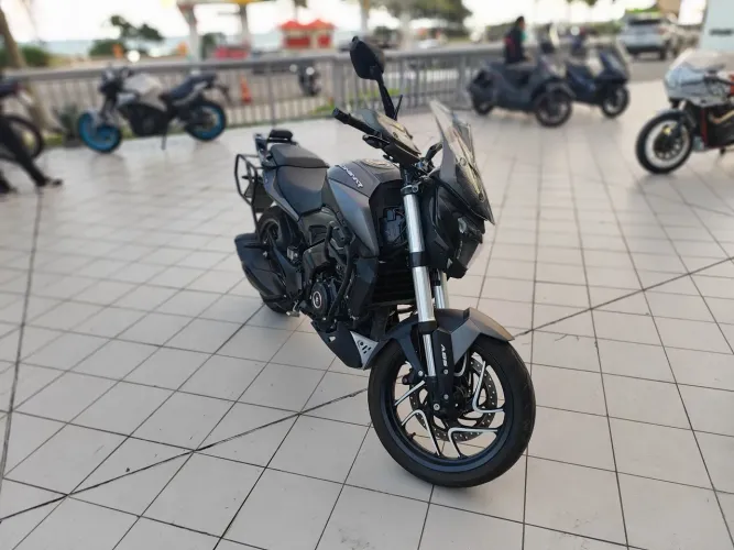 Bajaj Dominar 400 - 2025 - Vendedora Fernanda 
