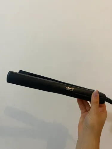 Prancha Taiff Cerâmica 180° C Bivolt Preto Automático 