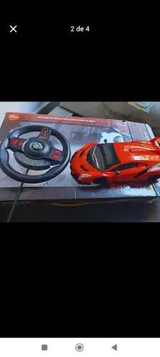 Dois carrinhos de controle remoto 