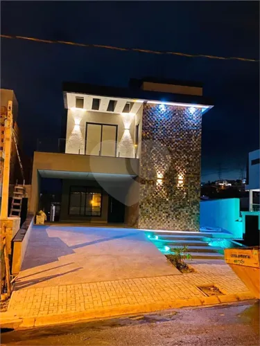 Condomínio com 4 quartos à venda em Centro - SP