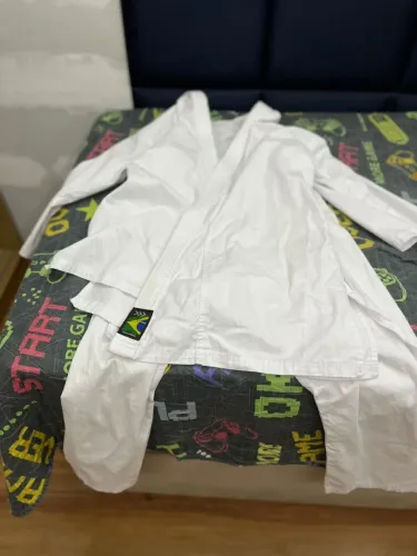 Kimono De Karate Branco Com Faixa Branca