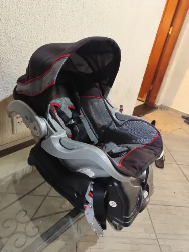 Bebê conforto com Isofix, marca babytrend (importado)