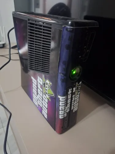 Xbox 360 destravado RGB com dois controles