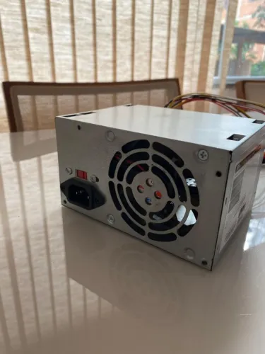 Fonte de energia 230W
