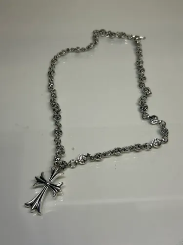 VENDO COLAR CHROME HEARTS POR R$ 120