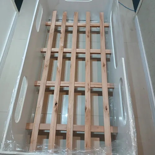 Mini cama montessoriana branca