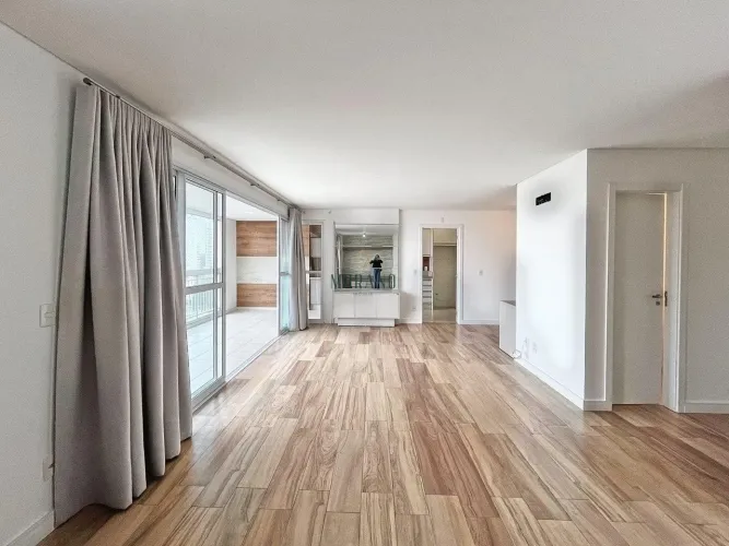 Apartamento com 3 quartos(Suítes) à venda, 145m² por R$ 1.550.000,00 - Centro - Joinville/
