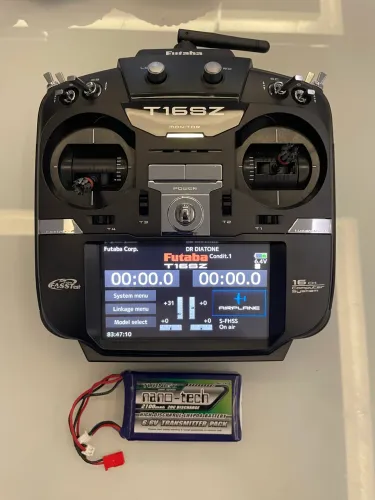 Rádio futaba 16sz - 3 receptores e duas baterias e case rígida