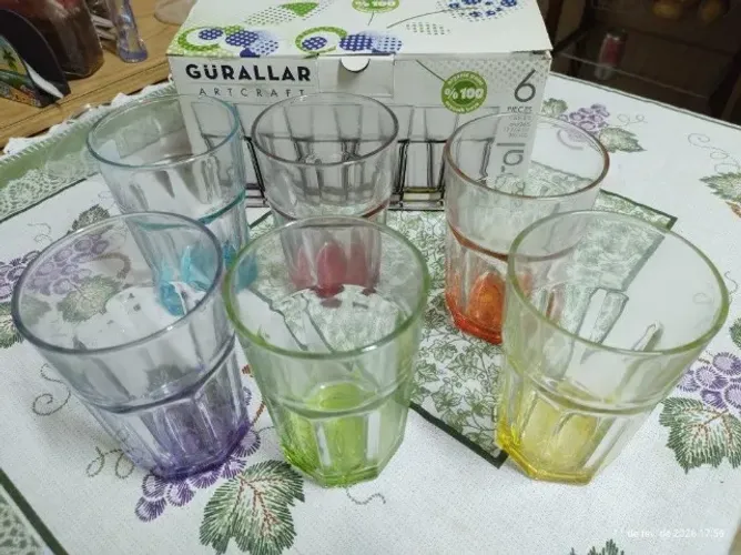 conjunto de seis copos de vidro de 360cm³ Gürallar procedência Turquia